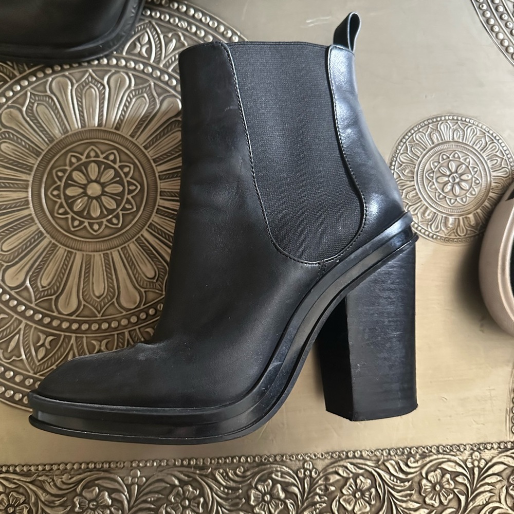 Aldo black leather stacked heel booties size 6